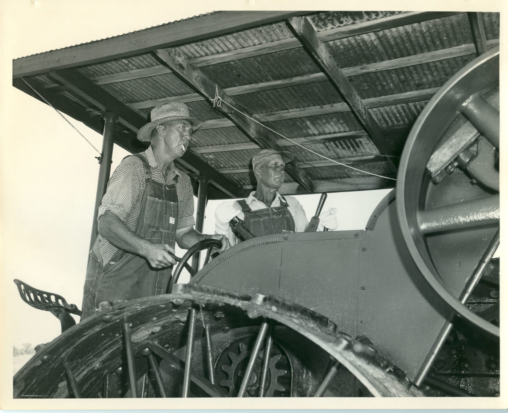 Threshing bee offers glimpse of past News, Sports, Jobs Lawrence
